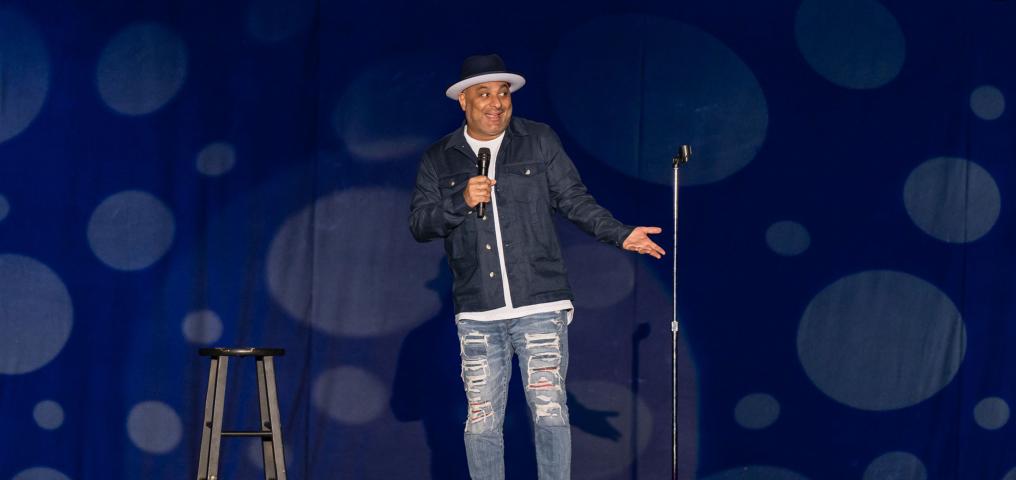 Russell Peters Performs